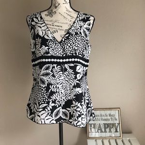 📦 SOLD📦White House Black Market Silk Top